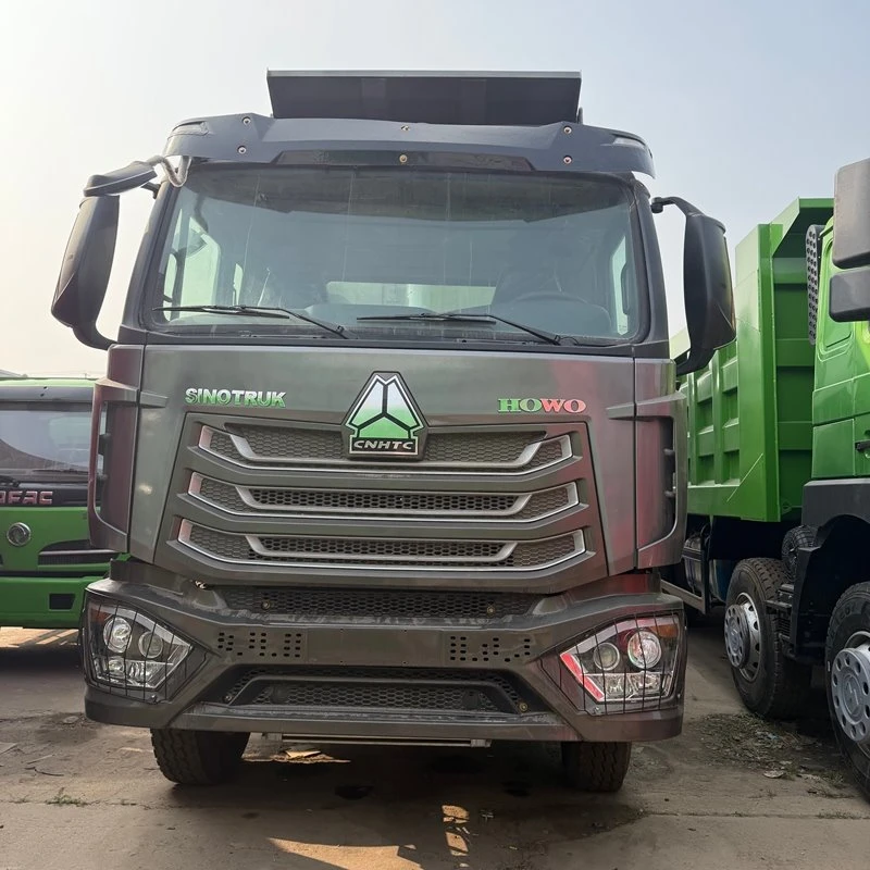 Caminhão basculante 8x4